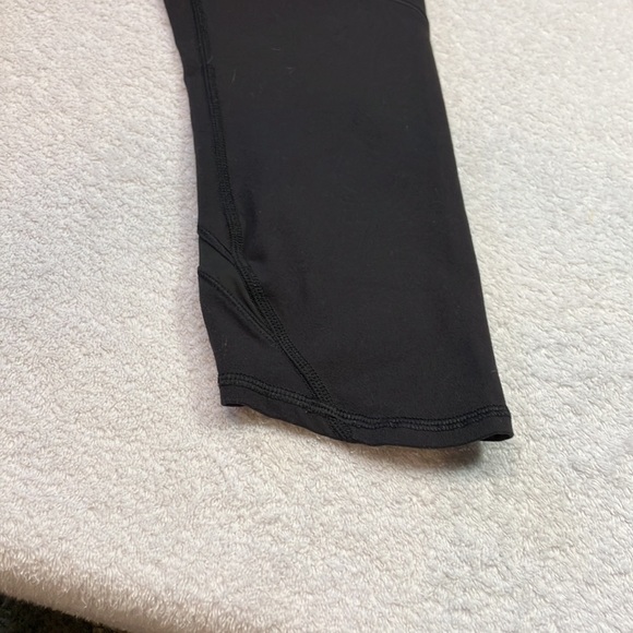 Lululemon black cropped leggings - Picture 6 of 11